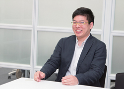大判出力事業部 受注チーム 佐藤 仁