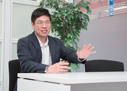 大判出力事業部 受注チーム 佐藤 仁